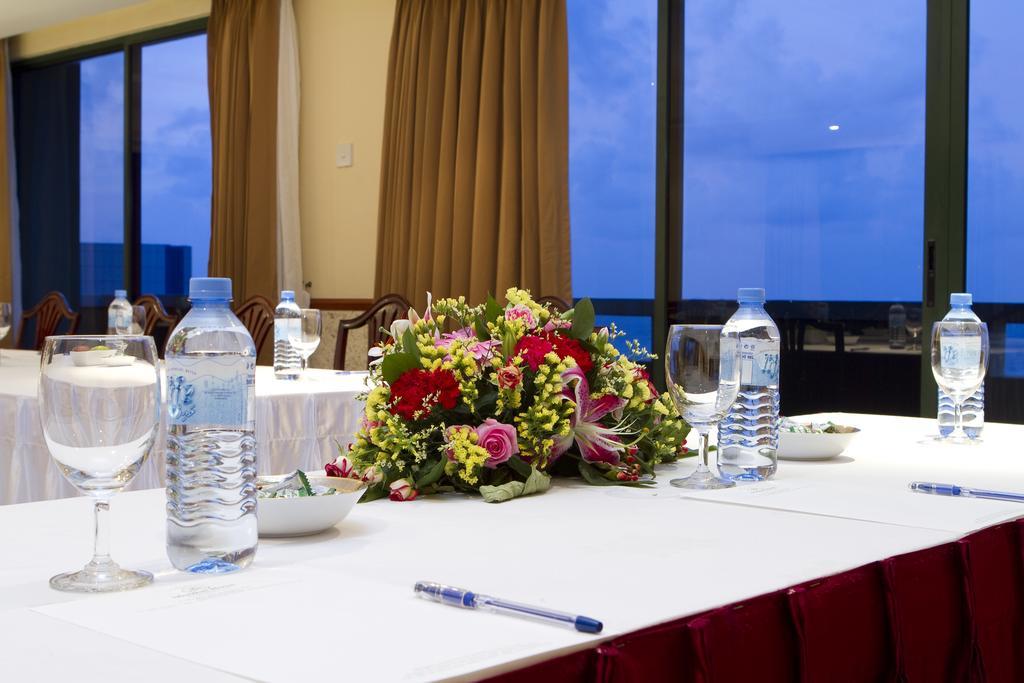 Mookai Hotel Мале Экстерьер фото