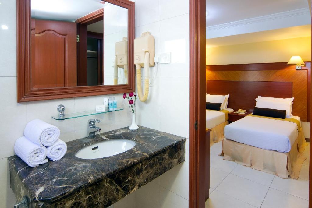Mookai Hotel Мале Экстерьер фото
