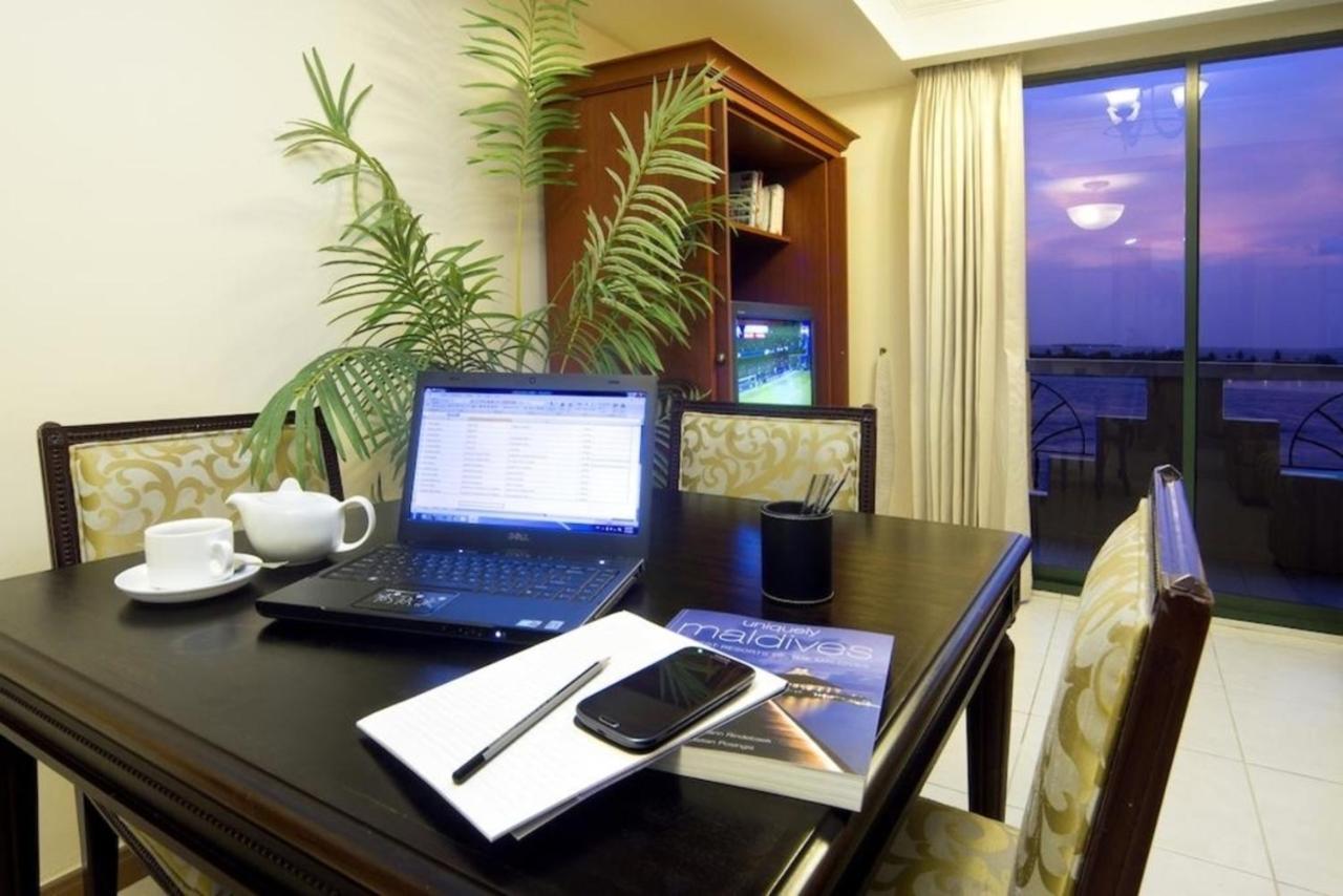 Mookai Hotel Мале Экстерьер фото