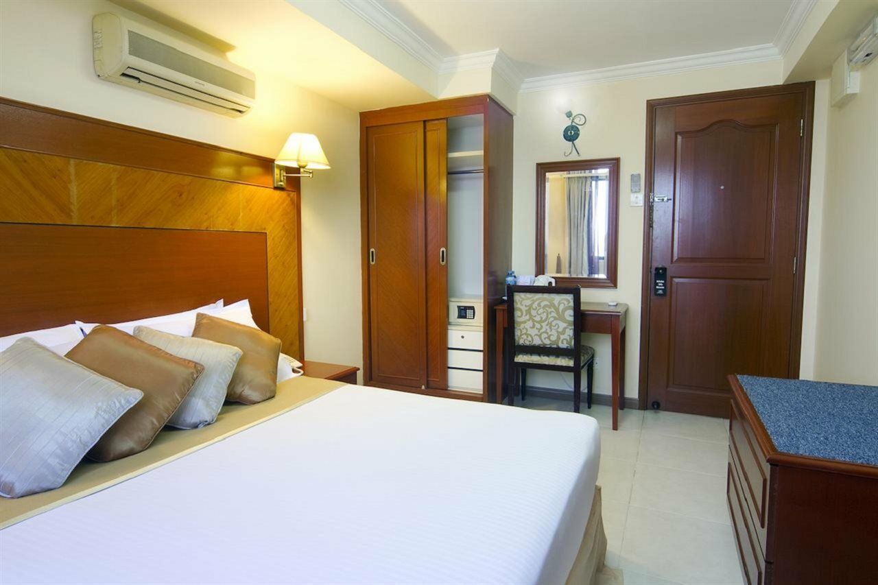 Mookai Hotel Мале Экстерьер фото