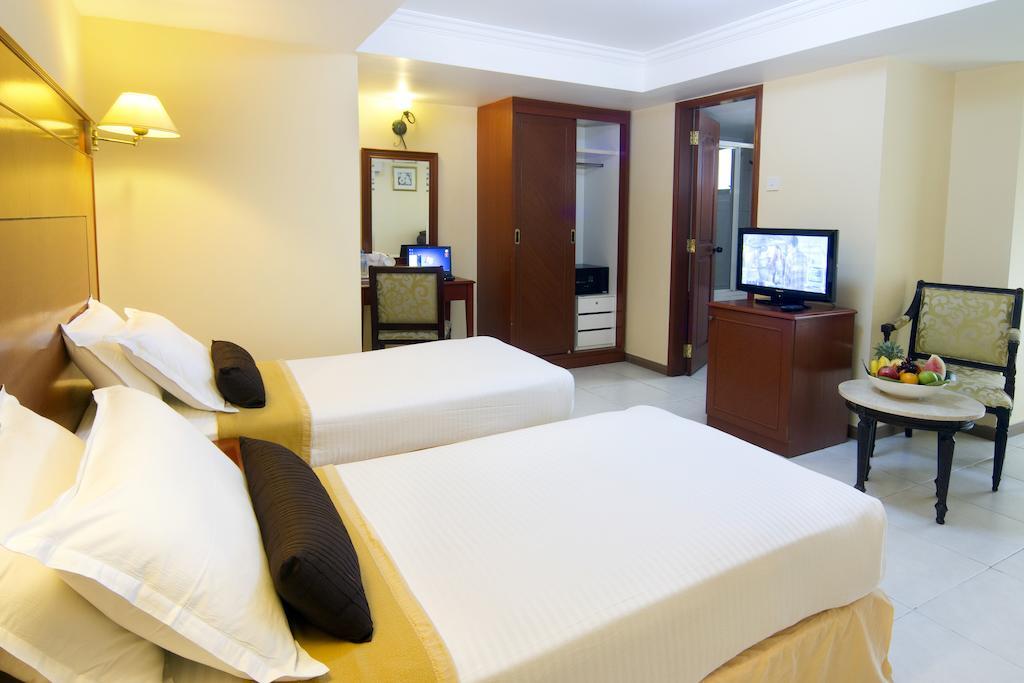 Mookai Hotel Мале Экстерьер фото